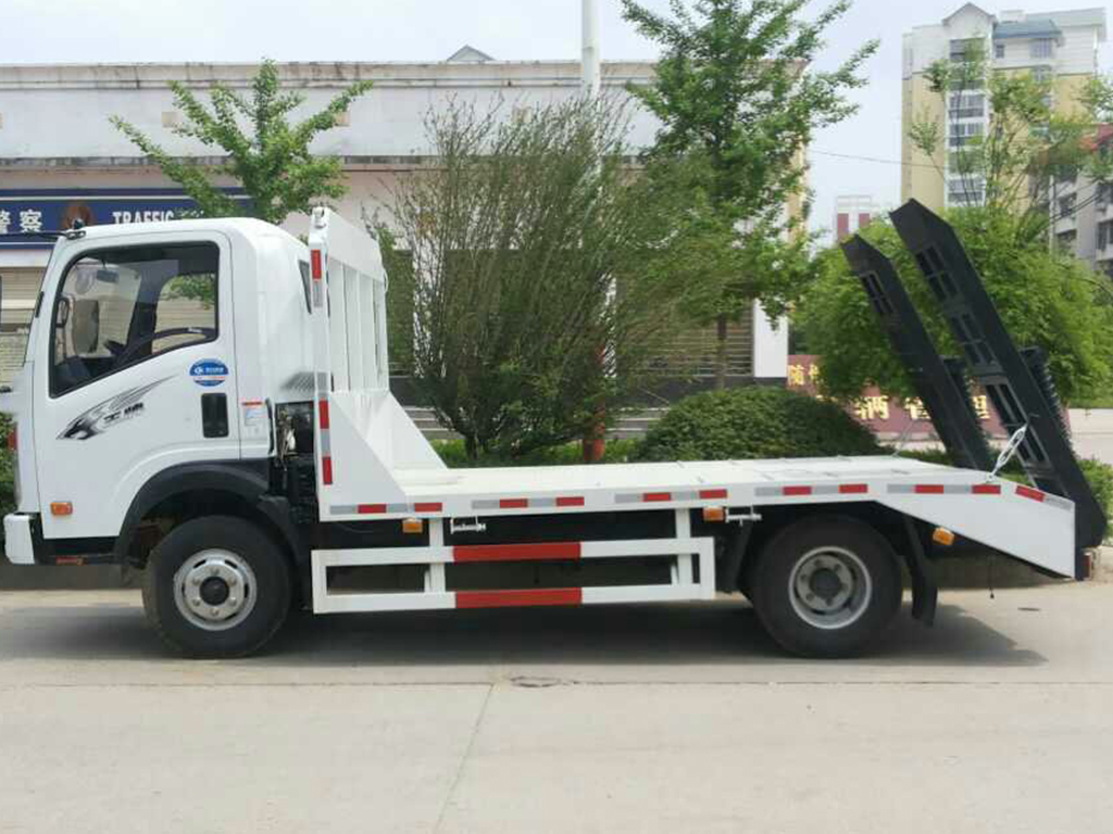 低平板運(yùn)輸車(chē)
