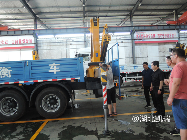 講解計(jì)量檢衡車操作流程