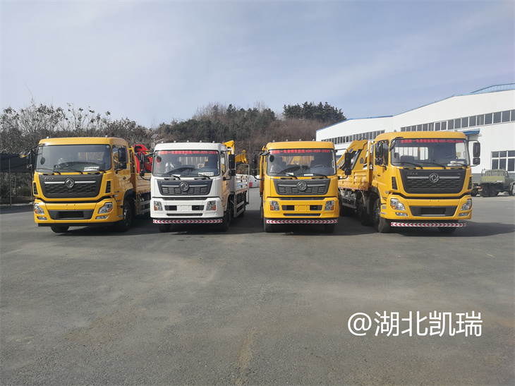 四臺(tái)“東風(fēng)系列”計(jì)量檢衡車列裝發(fā)運(yùn)（前）